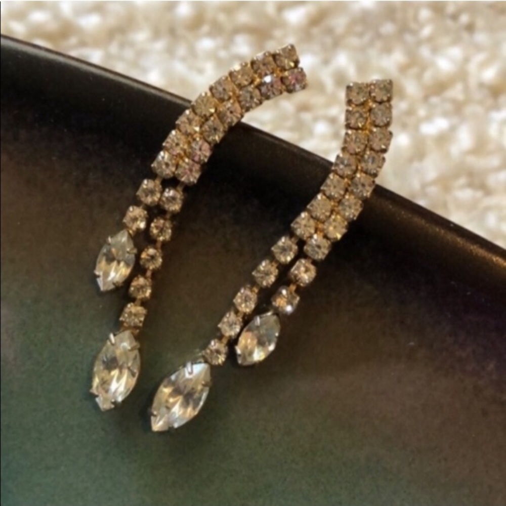 💕 Monet Elegant Studded Drop Earrings